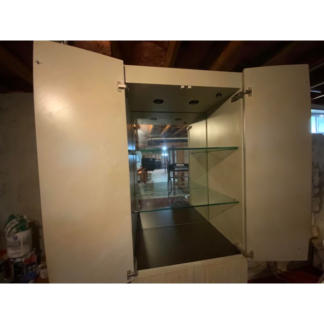 Boho Chic Late 20th Century Ficks Reed Mirrored Glass Cabinet For Sale - Image 3 of 11