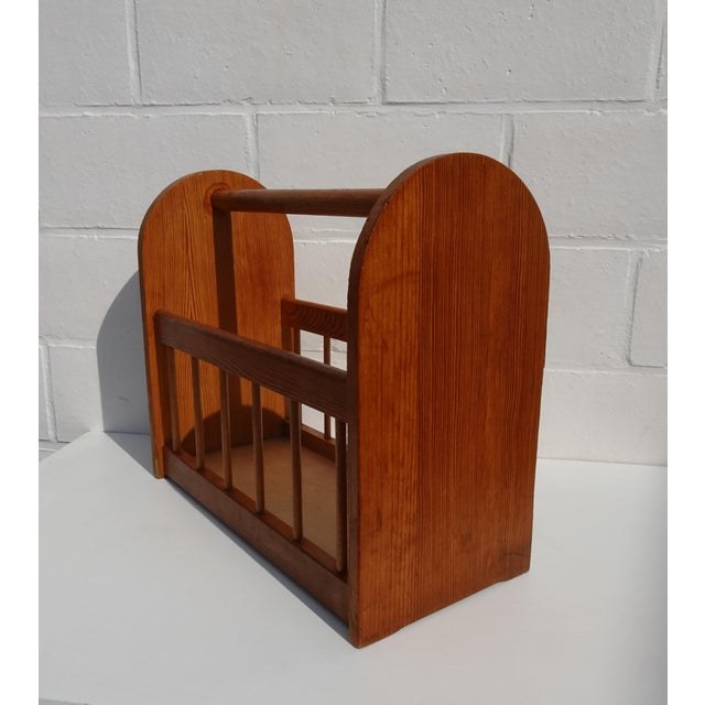 Mid-Century Modern German Magazine Rack in Pine Wood, Germany, GDR, 1960s For Sale - Image 3 of 9