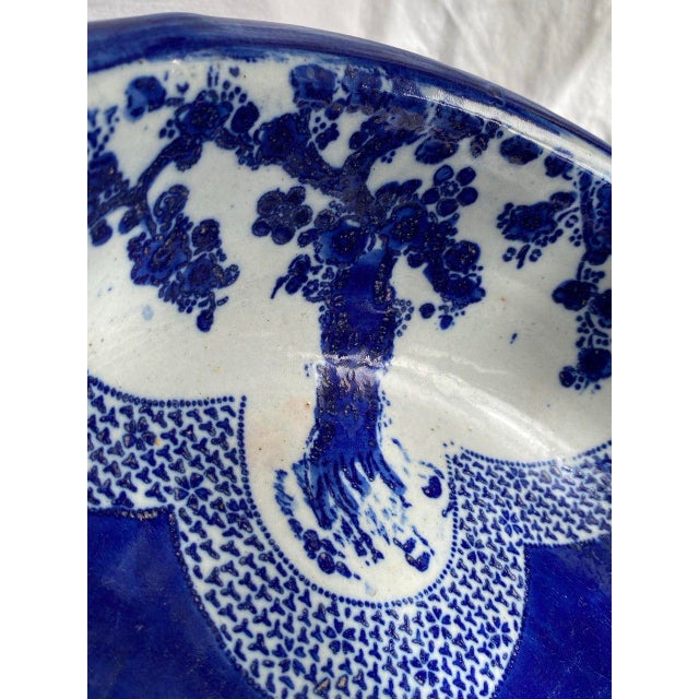 19th Century Japanese Imari Porcelain Wash Basin With Sho-Chiku-Bai Motif For Sale - Image 9 of 17