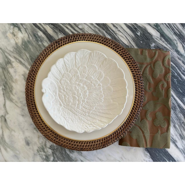 Val's Dollhouse is proud to present this vintage set of Thanksgiving salad-size ceramic plates for your Autumn table....