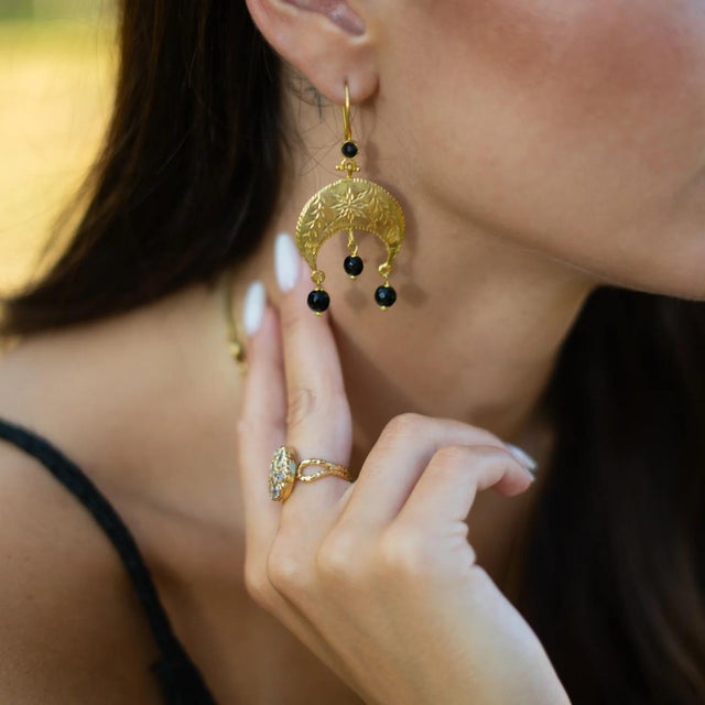 Mystic Moon Onyx Dangle Gold Earrings, A Pair For Sale - Image 9 of 10