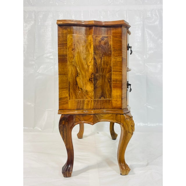 Wood Italian Vintage Walnut Bombe Chest With Sculpted Legs For Sale - Image 7 of 18