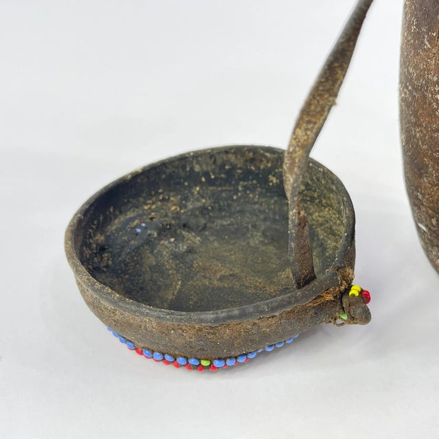 Early 20th Century Pokot Wood Milk Container with Lid and Strap Kenya MATTER COLLECTION For Sale - Image 4 of 9