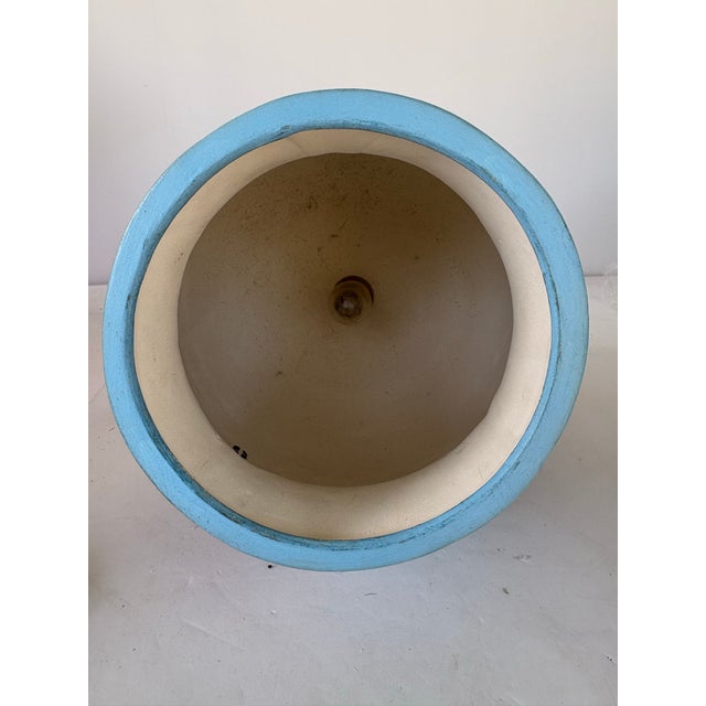 Vintage Hand-Painted Gristmill Ceramic Table Lamp With Wood-Tone Lid and Base 13.5” For Sale - Image 10 of 12