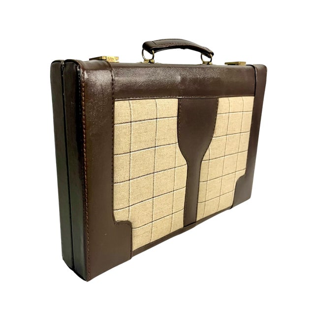 Vintage Mid-Century Plaid Backgammon Game Set in Travel Case For Sale - Image 9 of 16