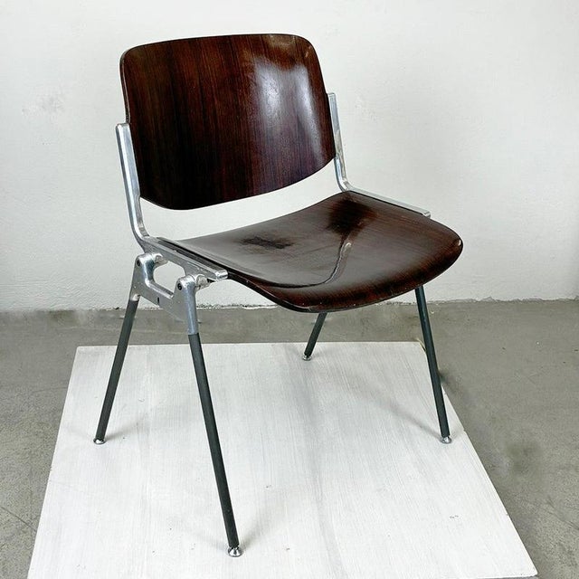 1970s Brown Wooden DSC 106 Stacking Chair attributed to Giancarlo Piretti for Castelli / Anonima Castelli, Italy, 1970s For Sale - Image 5 of 14