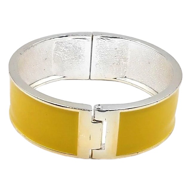 Vintage Lemon Yellow Enameled Metal Hinged Bangle Bracelet For Sale