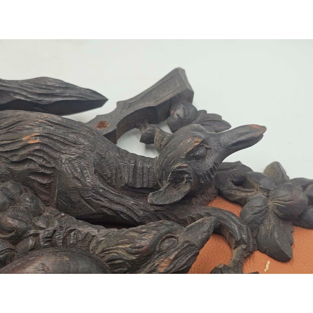 Pre-war carved hunting bas-relief of a fox and a pheasant, dimensions: height 48 cm, width 30 cm, depth 4.5 cm.