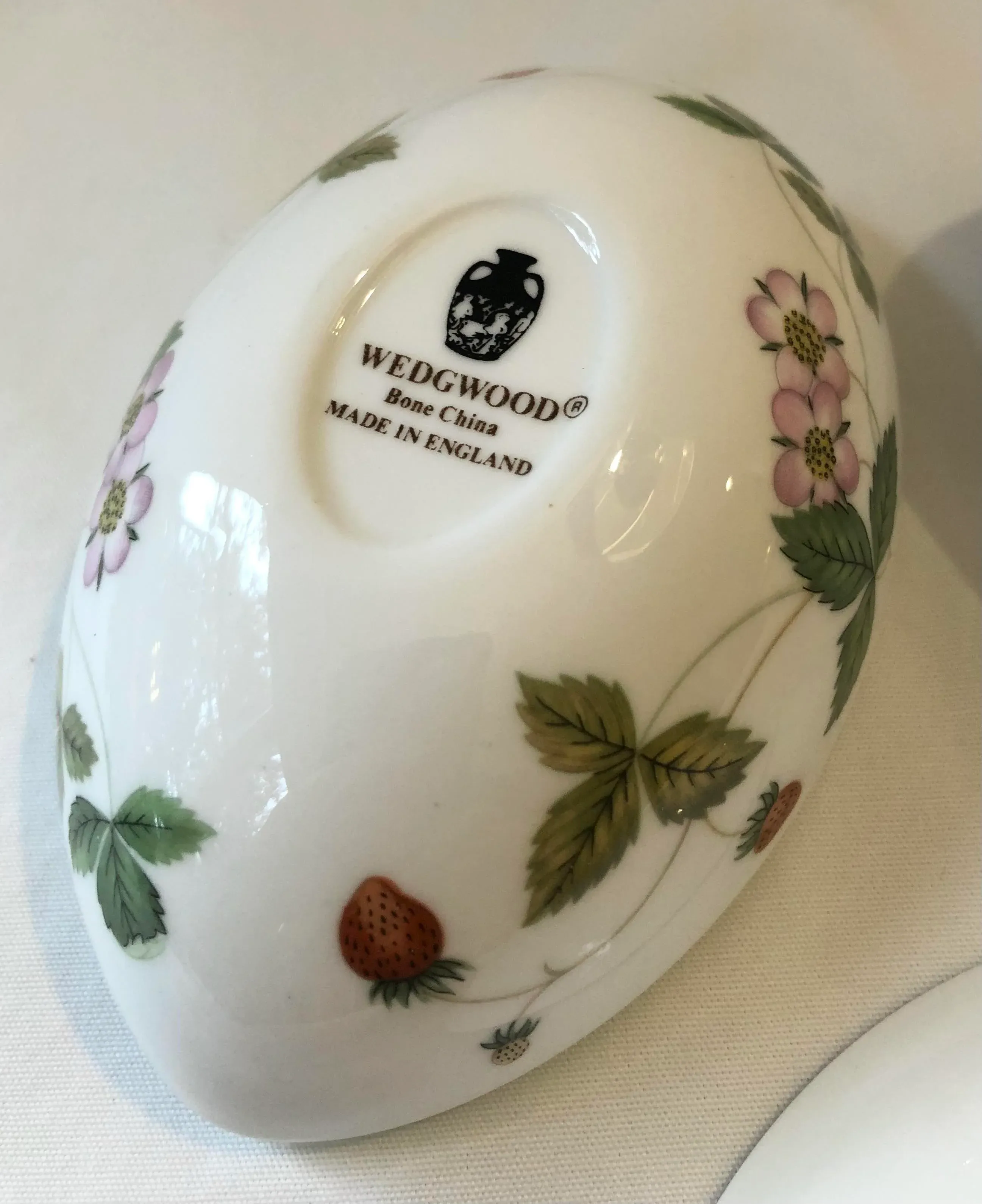 1980s-vintage-english-wedgwood