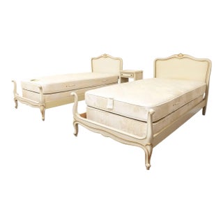 Vintage Drexel French Provincial Off-White Twin Beds, Pair With Nightstand For Sale
