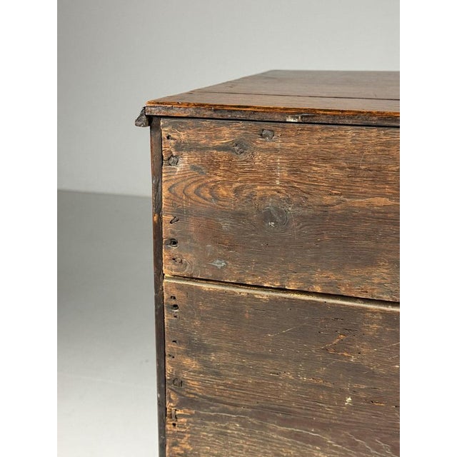 English chest of drawers / dresser. 93H x 93,5L x 50,5D cm