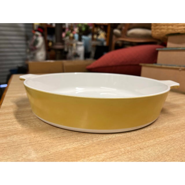 1960s Mid Century Modern Yellow Corning Ware Bake & Serve Round Dish For Sale - Image 4 of 5