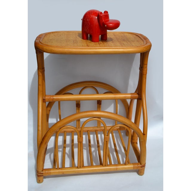 1970s Bamboo Cane Wicker Mid-Century Modern Side Bedside End Sofa Table Magazine Stand For Sale - Image 5 of 13