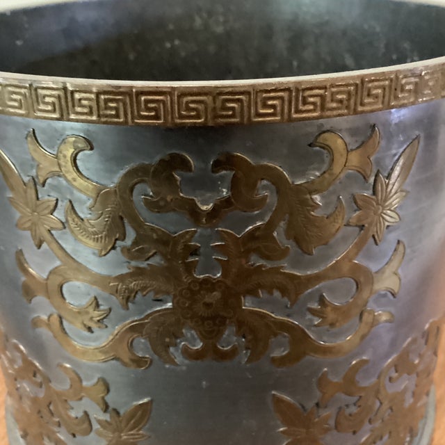 Vintage Chinoiserie Palm Beach Style Pewter W/Brass Overlay Ornamentation Jardiniere Hong Kong For Sale - Image 4 of 12
