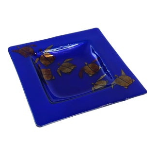 Vintage Trinket Dish Platter in Blue Glass With Gold Infused Sea-Turtles, Signed For Sale