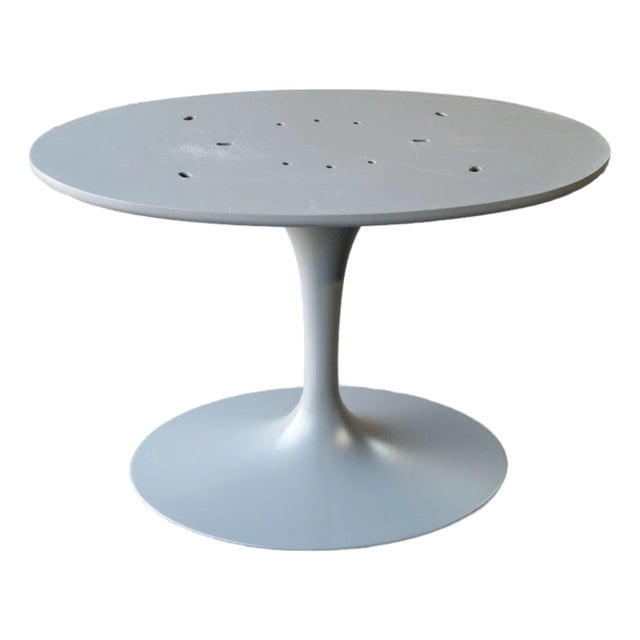 Authentic Knoll Saarinen Grey Pedestal Table Base For Sale