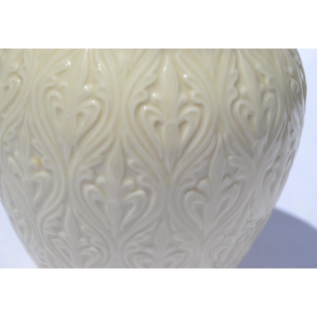 1960s 1960s Lenox Kismet Collection Fine Bone Porcelain Ginger Jar Vase Embossed Fleur-De-Lis Pattern For Sale - Image 5 of 12