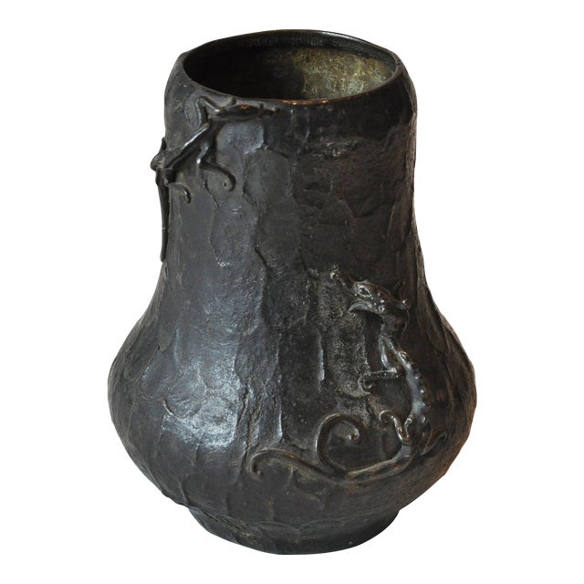 Late 18th Century German Bronze Vase with Scaling Dragons For Sale