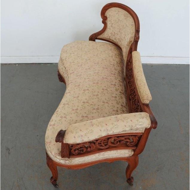 Antique Carved Walnut Victorian Conversation Settee For Sale - Image 4 of 16