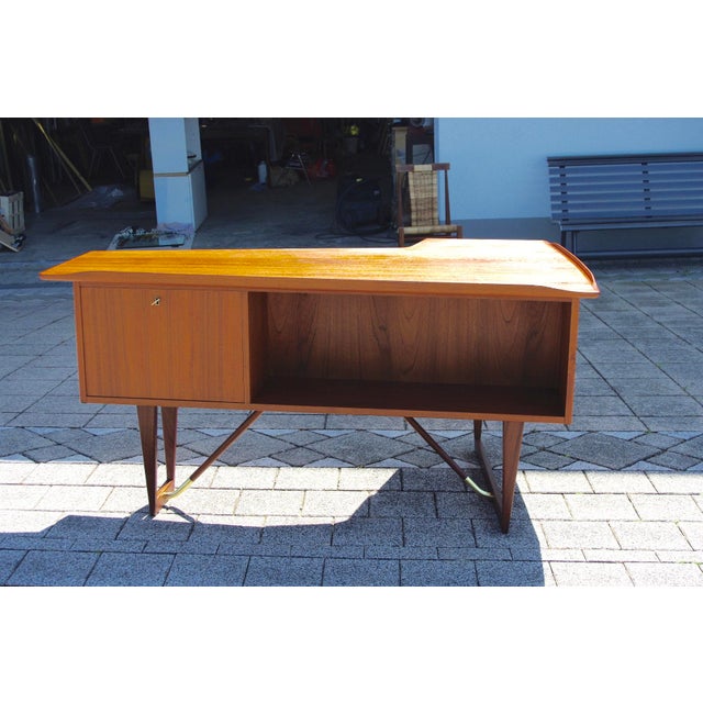 Boomerang Model Desk by Peter Lovig Nielsen for Hedensted Møbelfabrik, 1960, in Very Good conditions. Designed 1960 to...