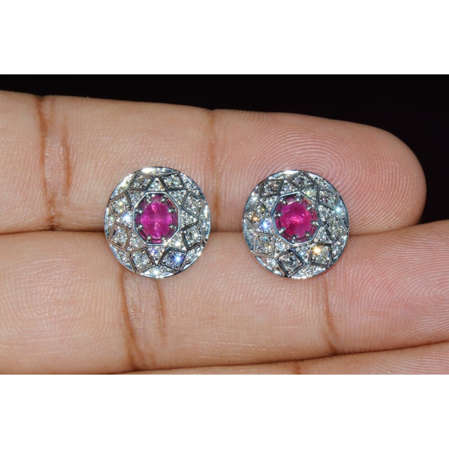 Certified Natural 1.6cts vs F Diamond Ruby 18k Solid Gold Geometric Disc Earrings, A Pair For Sale In Dallas - Image 6 of 13