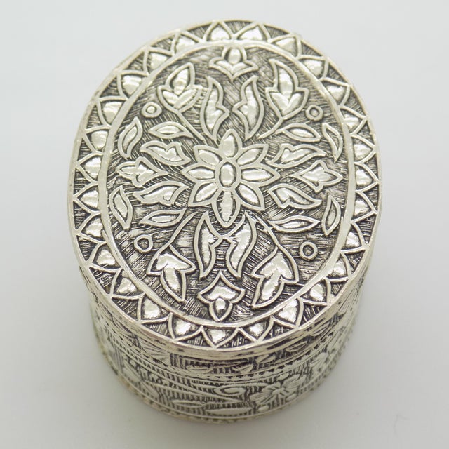 1980s Vintage Italian Oval Tall Silver 800 Pill Trinket Snuff Box, 1980s For Sale - Image 5 of 14