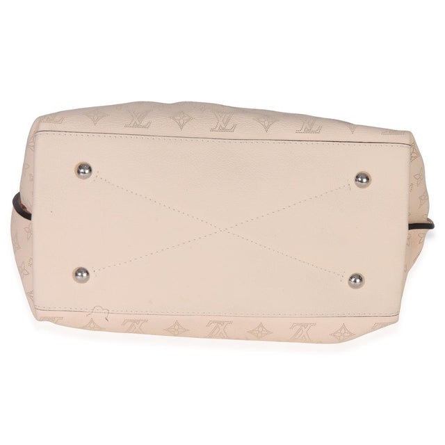 2020s Creme Monogram Mahina Carmel Hobo For Sale - Image 5 of 8