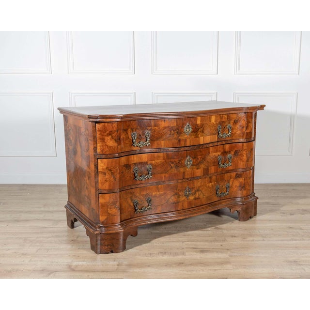 Brown 18th Century Walnut Chest Of Drawers From Verona For Sale - Image 8 of 11