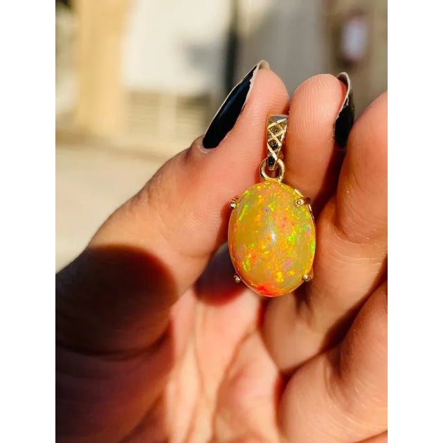 Opal October Birthstone Pendant in 18k Gold, 7.1ct Oval Cut Gemstone For Sale - Image 4 of 12