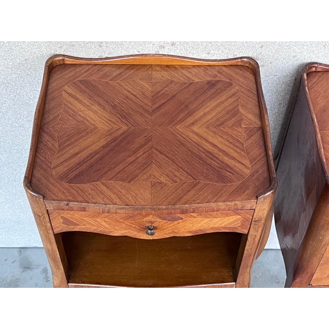 Early 20th Century Pair of Marquetry Walnut Nightstands Tables with Drawer and Open Shelf For Sale - Image 13 of 18