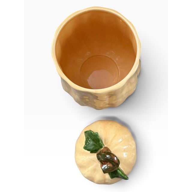 Late 20th Century Vintage 1990 Hearth & Home Designs Squash Cookie Jar, Ceramic For Sale - Image 5 of 6