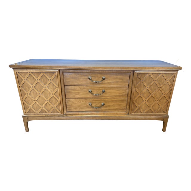 Mid Century Modern Walnut 9 Drawer by United Furniture Company For Sale