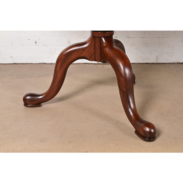Henkel Harris Georgian Solid Mahogany Double Pedestal Extension Dining Table, Newly Refinished For Sale - Image 12 of 15