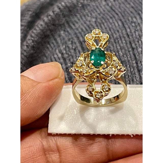 Emerald Natural Emerald, Oval Stone and Diamond Ring 14 Karat Yellow Gold For Sale - Image 8 of 18
