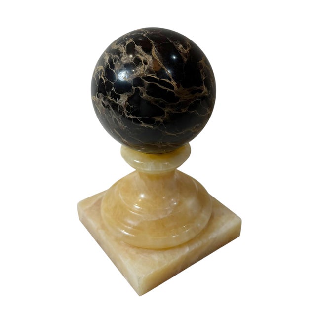 Late 19th Century Italian Grand Tour Marble and Alabaster Sculpture Ball on Stand For Sale In Tampa - Image 6 of 7