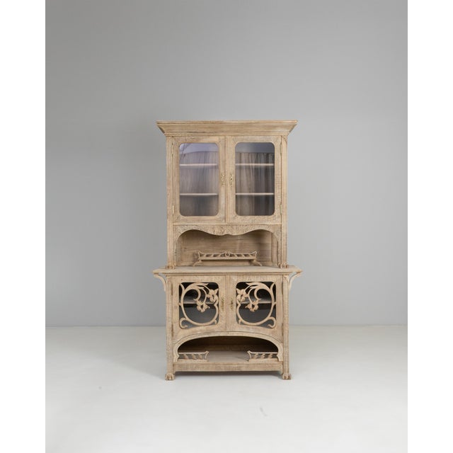 1910s French Art Nouveau Oak Vitrine With Floral Details For Sale - Image 16 of 18