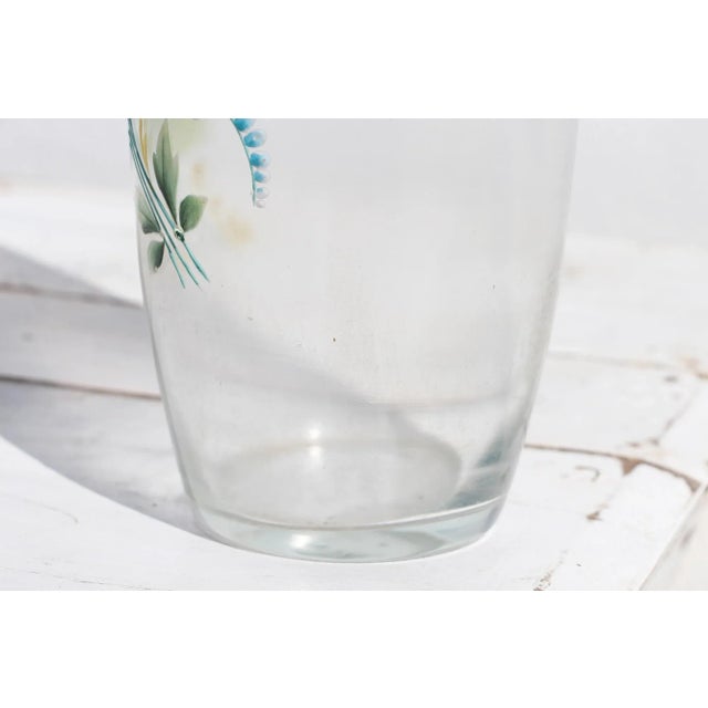 Pink 1920s Art Deco German Bavaria Hand Painted Glass Vase Depicting Swallows Birds and Flowers For Sale - Image 8 of 13