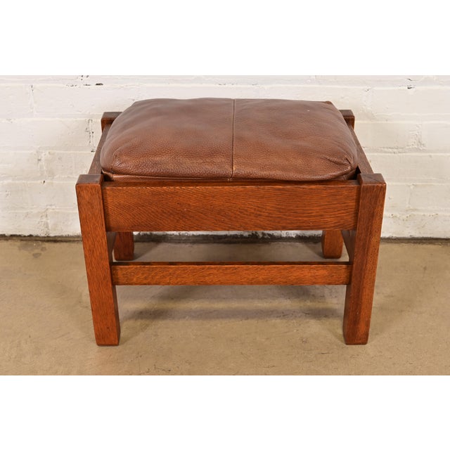 Mission Stickley Brothers Antique Mission Oak Arts & Crafts Leather Upholstered Footstool or Ottoman, Circa 1910 For Sale - Image 3 of 12