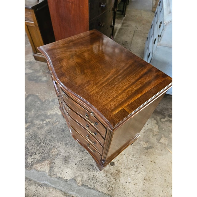 1980s 1980s Walnut Crossbanded Serpentine 4 Drawer Chest With Slide For Sale - Image 5 of 6