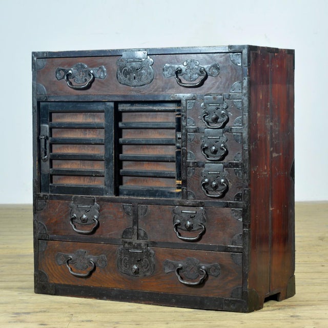 Japanese Tansu Chest of Drawers, 1890 For Sale - Image 15 of 17