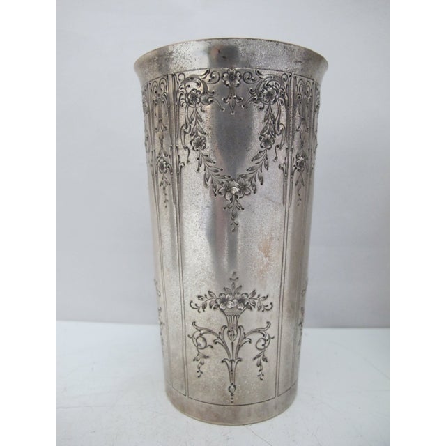 Late 19th Century Art Nouveau Sterling Silver Floral Garland Engraved Water Glass Tumbler Set of 4 For Sale In Portland, OR - Image 6 of 10