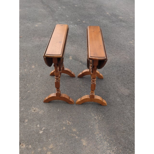 Vintage American Classical Maple Drop Leaf Side Table - Pair For Sale - Image 9 of 12