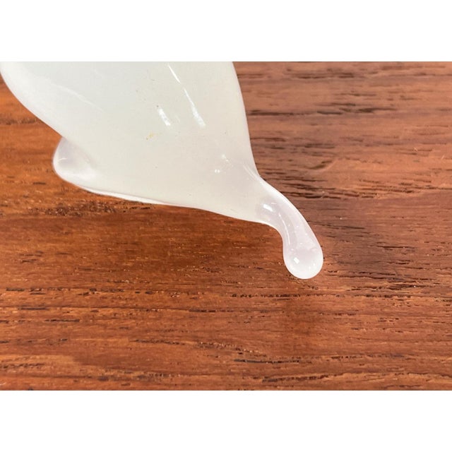 White Vintage Art Glass Otter Figurine from Hadeland, Norway For Sale - Image 8 of 14