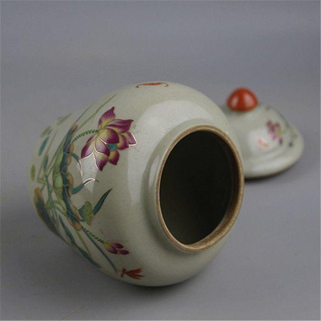 Vintage Chinoiserie Floral Lotus Ginger Jar With Lid For Sale - Image 4 of 5