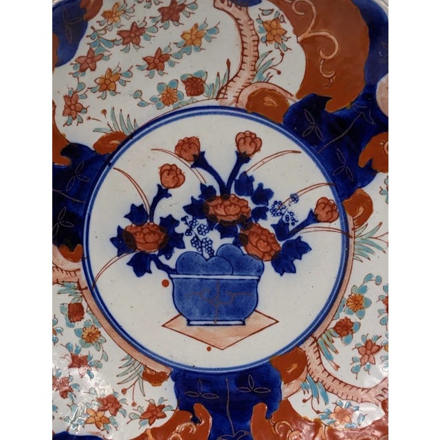 Pair of Early 20th Century Japanese Imari Plates For Sale In San Francisco - Image 6 of 7
