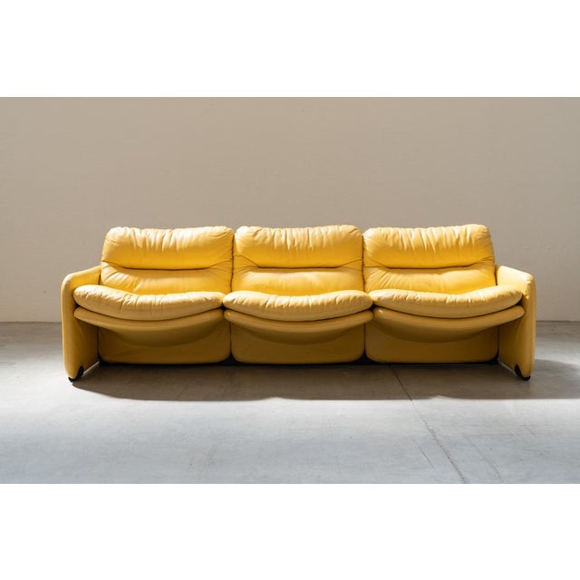 Vintage Yellow Leather 3-Seater Sofa and Armchairs by Ammainnati and Vitelli for Brunati, 1970s, Set of 3 For Sale - Image 3 of 18