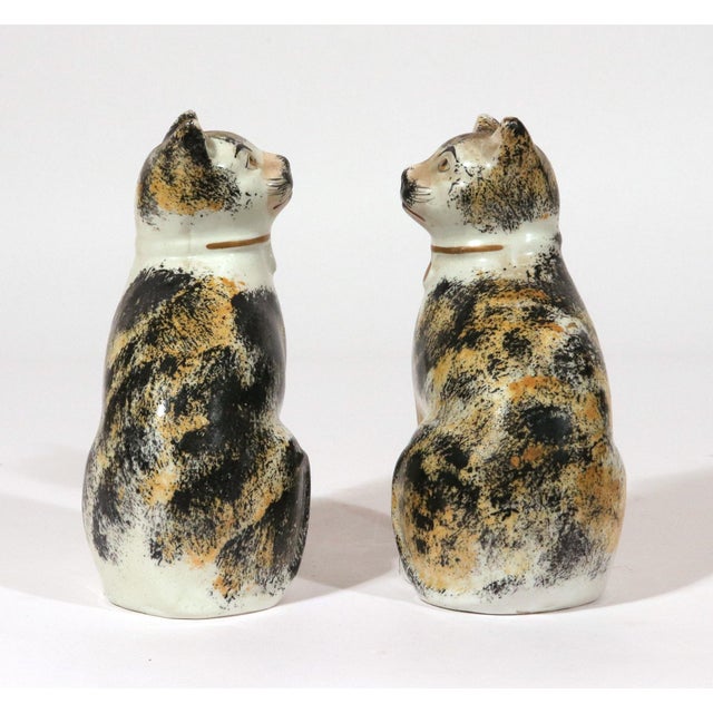 Staffordshire Pair of Staffordshire Pottery Seated Calico Cats For Sale - Image 4 of 7