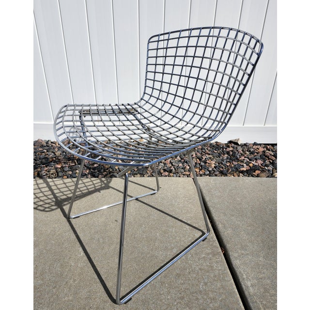 Vintage Set of 8 Attributed to Harry Bertoia for Knoll Side Chairs. For Sale - Image 9 of 10