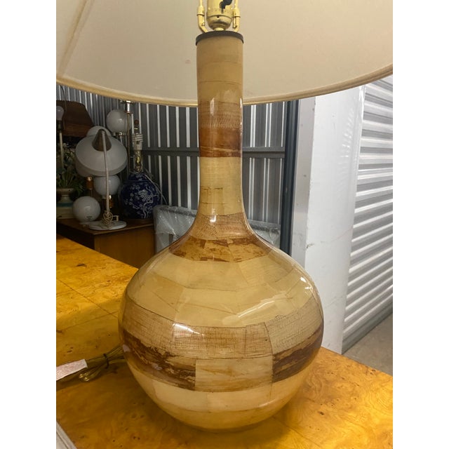 Hollywood Regency 1980s Large Palm Frond Veneered Lamp For Sale - Image 3 of 12