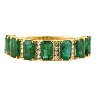 VRJewels 2.2ct Emerald & Diamond Half Band Ring in 18k Yellow Gold Size 5 For Sale